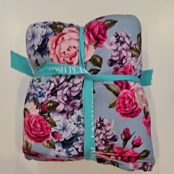 Posh Peanut Floral Blanket - Pink and Blue - Picture 4 of 4